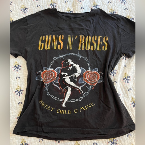 Vintage looking Guns N’ Roses tee! - Picture 1 of 3